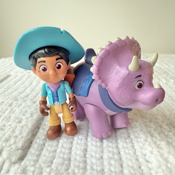 Dino Ranch Action Figures - Picture 2 of 13